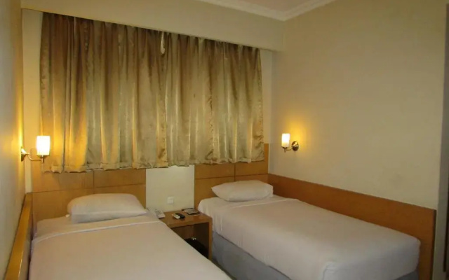 Wisata Hotel Ampera