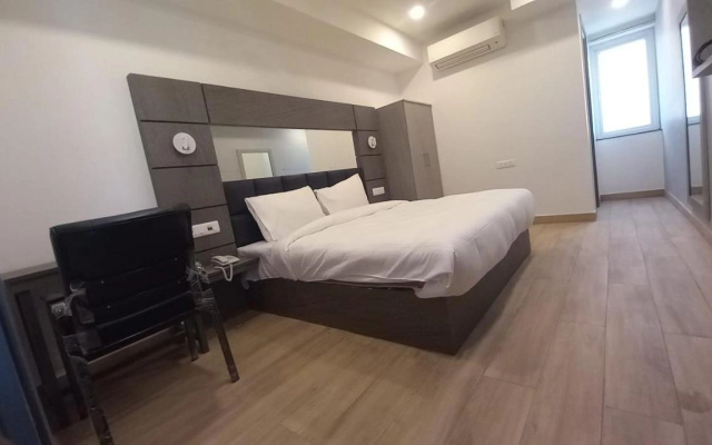 Hotel Royal Saffron By Majesta Stays