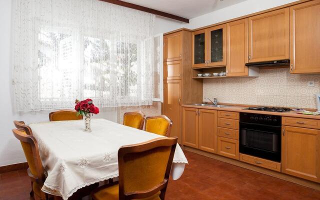 Apartment Lidija