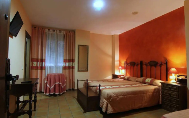 Hotel Rural Hojaranzos