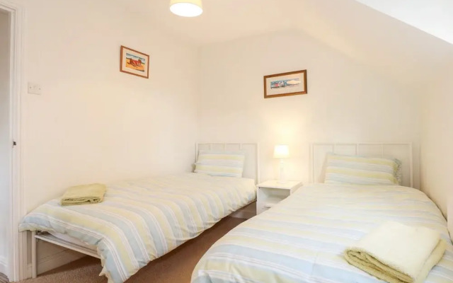 1 Crowlands Cottages