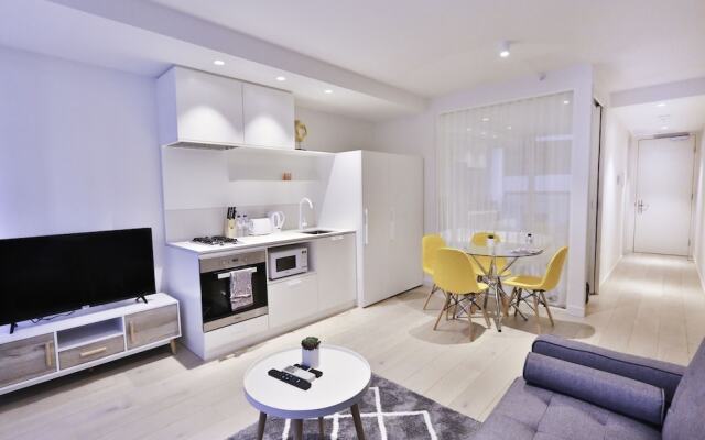 Stylish Luxurious Convenience At South Yarra Melbourne