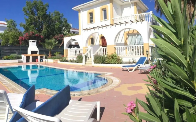 Villa Greenhill by Amy Villas