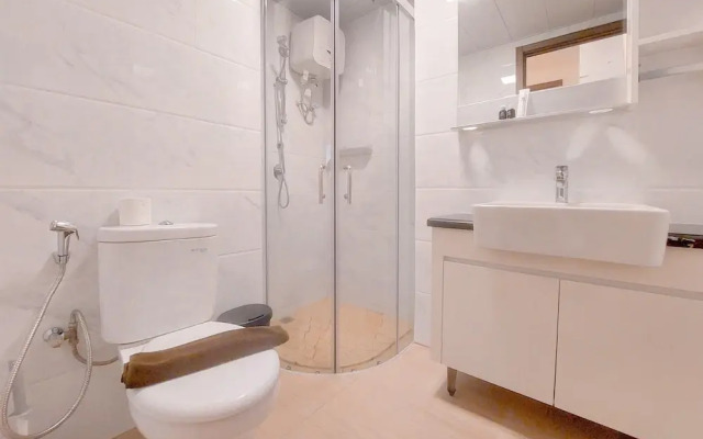 Spacious and Good Deal 3BR Sky House BSD Apartment