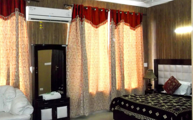 Surya Palace – Guest Rooms – Noida