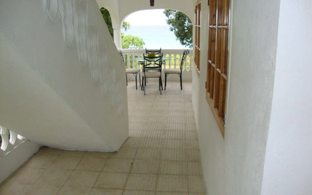By the Sea Vacation Home and Villa