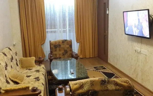 Nino Apartment on Pirosmani