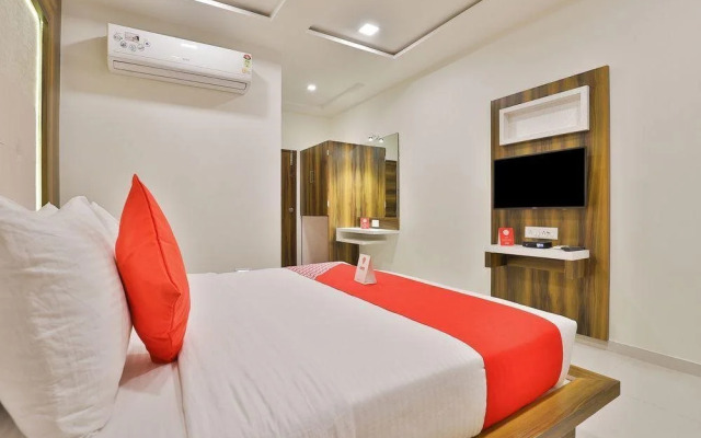 Hotel Landmark by Sky Stays