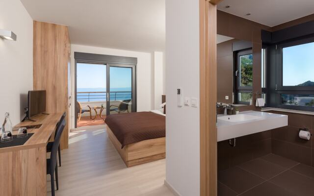 Last Minute Offer,heated Infinity Pool,sea and Mountain View,