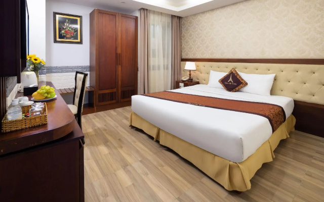Paris Nha Trang  & Apartment