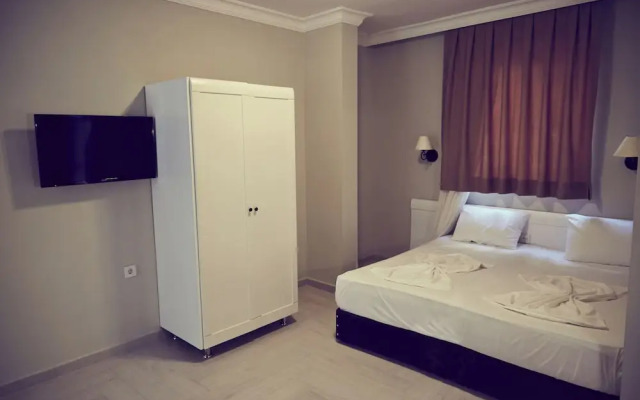 Blue Lagoon Apart Hotel