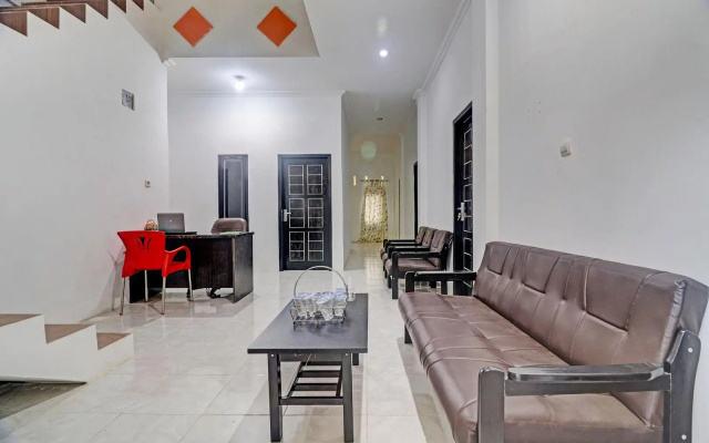 Hotel O Al-razzaq Guest House – Hotel Rooms – Jambi