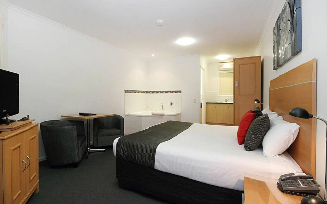 Browns Plains Motor Inn