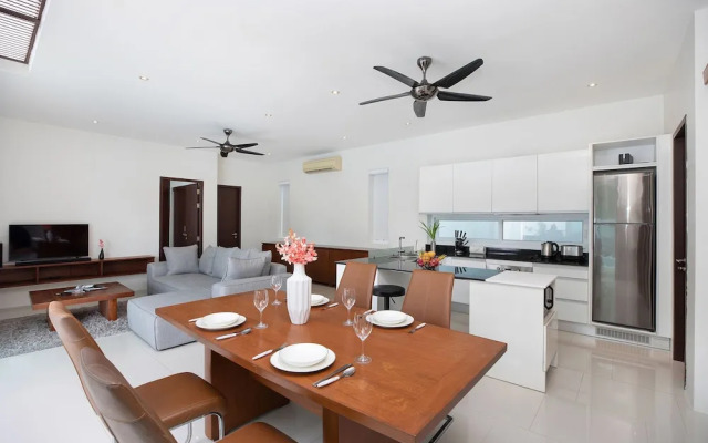 Miami-Style 2BR Pool Villa Janine Kamala