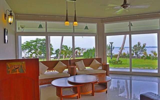 BLUSALZ MANOR Waters Edge Kochi