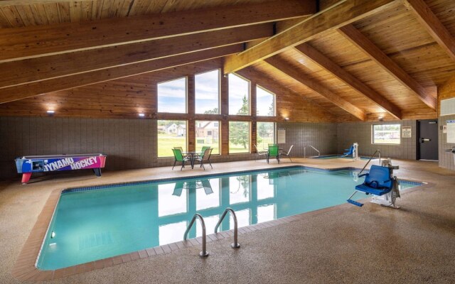 AmericInn Two Harbors