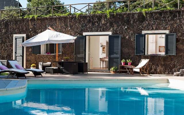Luxurious Villa in Ragalna with Private Pool