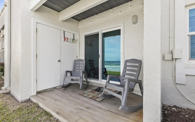 Colony Beach Club 125