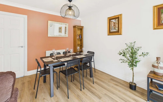 Host Stay Clearwell Gardens