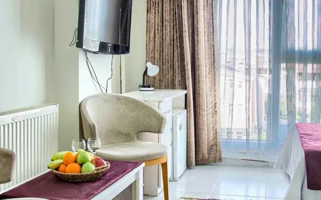 Yeniciftlik Otel