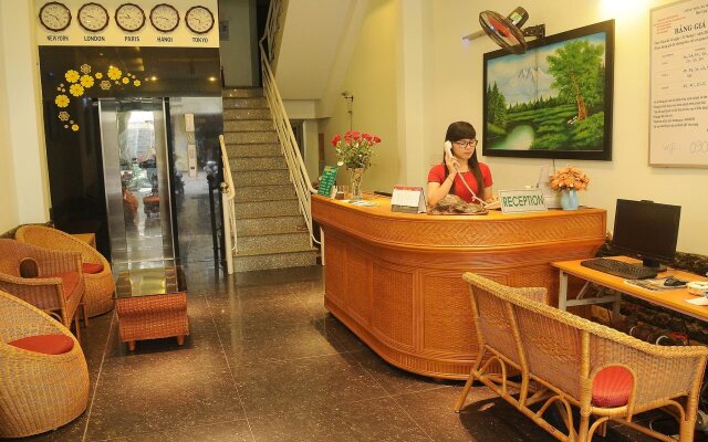 Queen Hotel 2