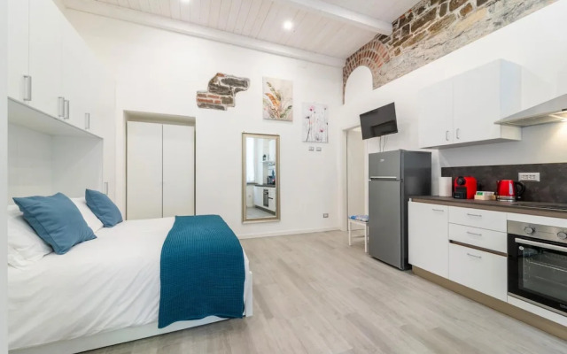 Modern Apartment in Via Carloni by Wonderful Italy