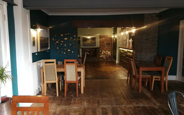 Feathers Hotel, Bar and Restaurant