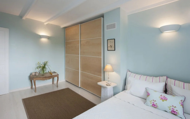 White Jasmine Cottage