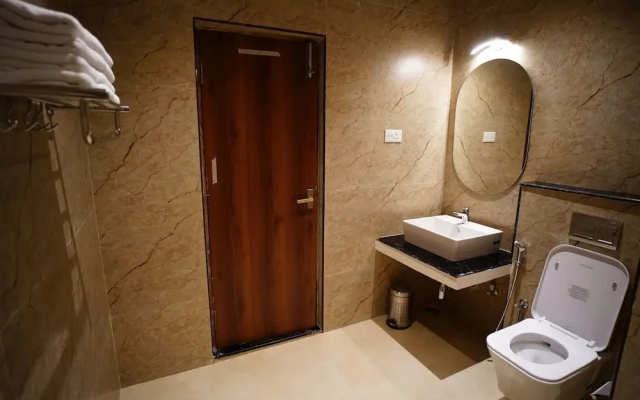 Ellora Hotel