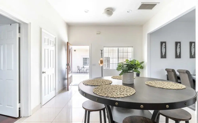 Elegant Retreat Modern Comforts, Prime Location