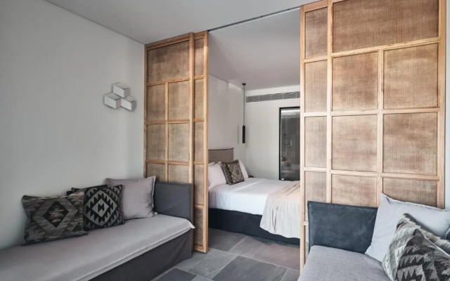 Aqua Bay Suites