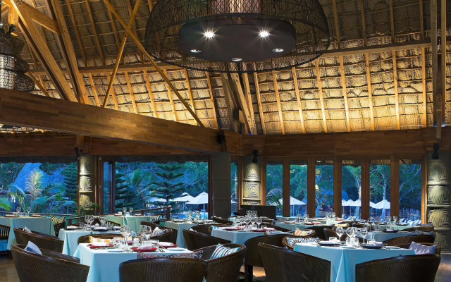 Sheraton New Caledonia Deva Spa & Golf Resort