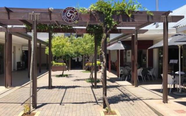 Stay@67 Apartments - Dullstroom