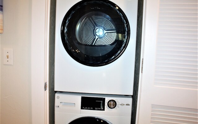 Jamaica Royale T31 - 2 Br Condo