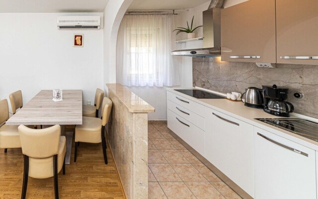 Stunning Apartment in Solin With Wifi and 2 Bedrooms