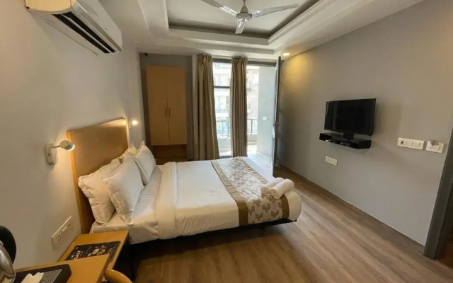 Saltstayz Express - Golf Course Road & DLF Phase-1
