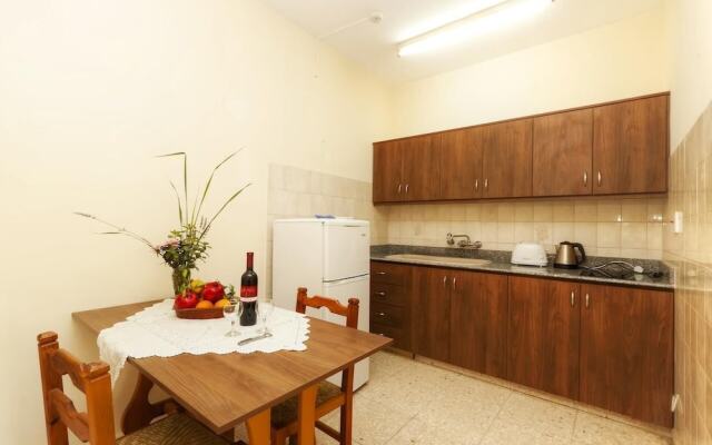 "room in Apartment - Spacious One Bedroom Apartment in Polis"