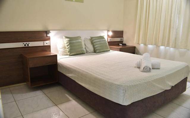 Tradewinds McLeod Holiday Apartments