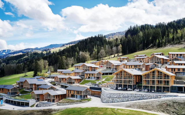 Luxury Chalet With Pool and Sauna Near Ski Lift