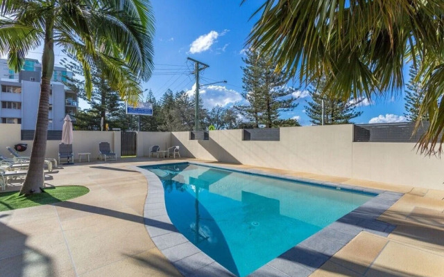 Iconic Burleigh Beachfront Apartment