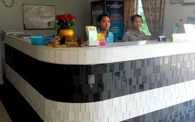 Sky Hotel Hlaing Thar Yar Yangon