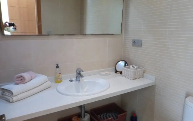 Beautiful 2 Bedroom 2 Bathroom Apartment With Pool