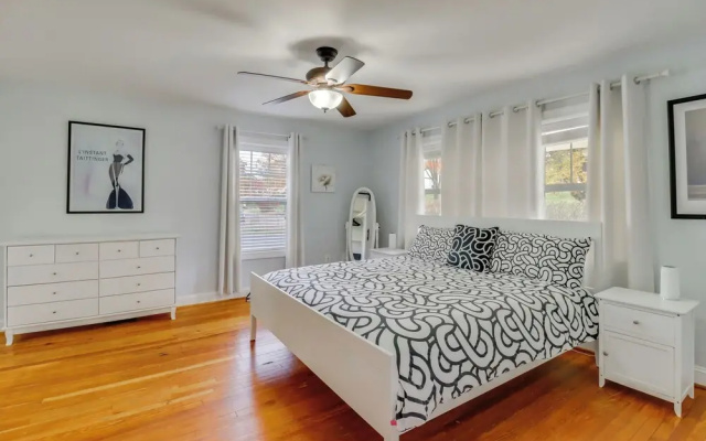 Warrenton Gem: Walk to Downtown!