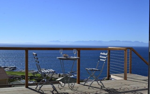 Oceans Drift Guest House - Adults Only
