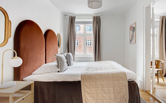 Sanders Stage - Chic 3-bdr Apt Near Nyhavn