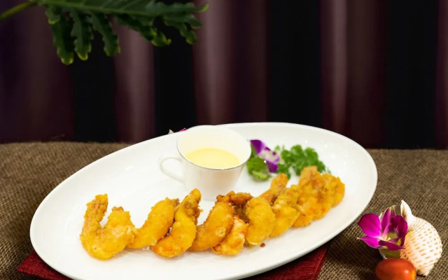 Phu Long Tam Ky Hotel & Restaurant