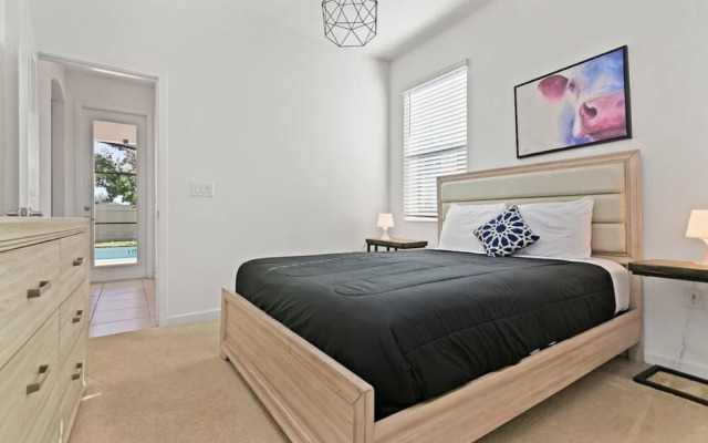 Beautiful Spacious House By Disney