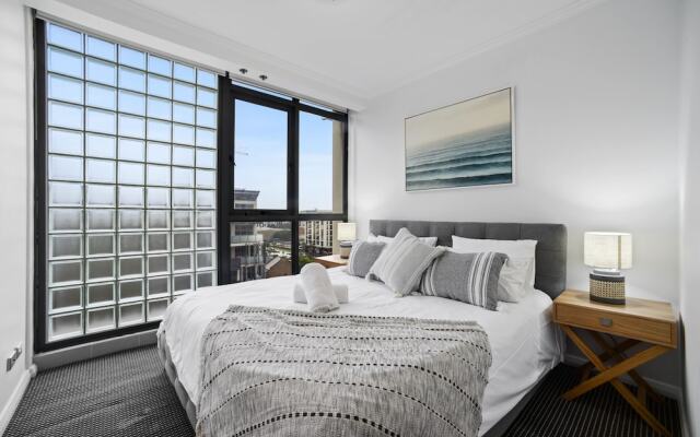 Stylish and Spacious Apt with Double Living Room
