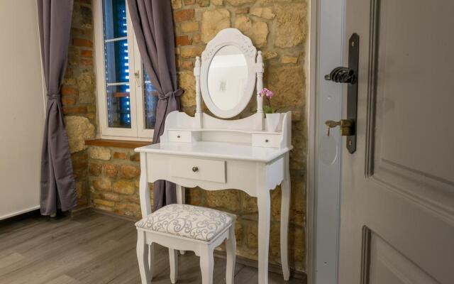 XIV Century rooms