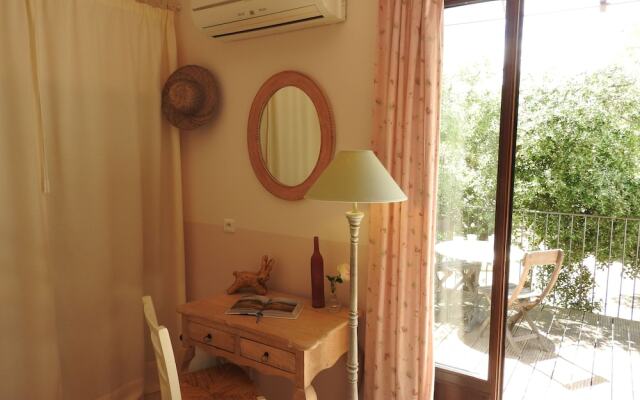 Le Mas de l Escaillon